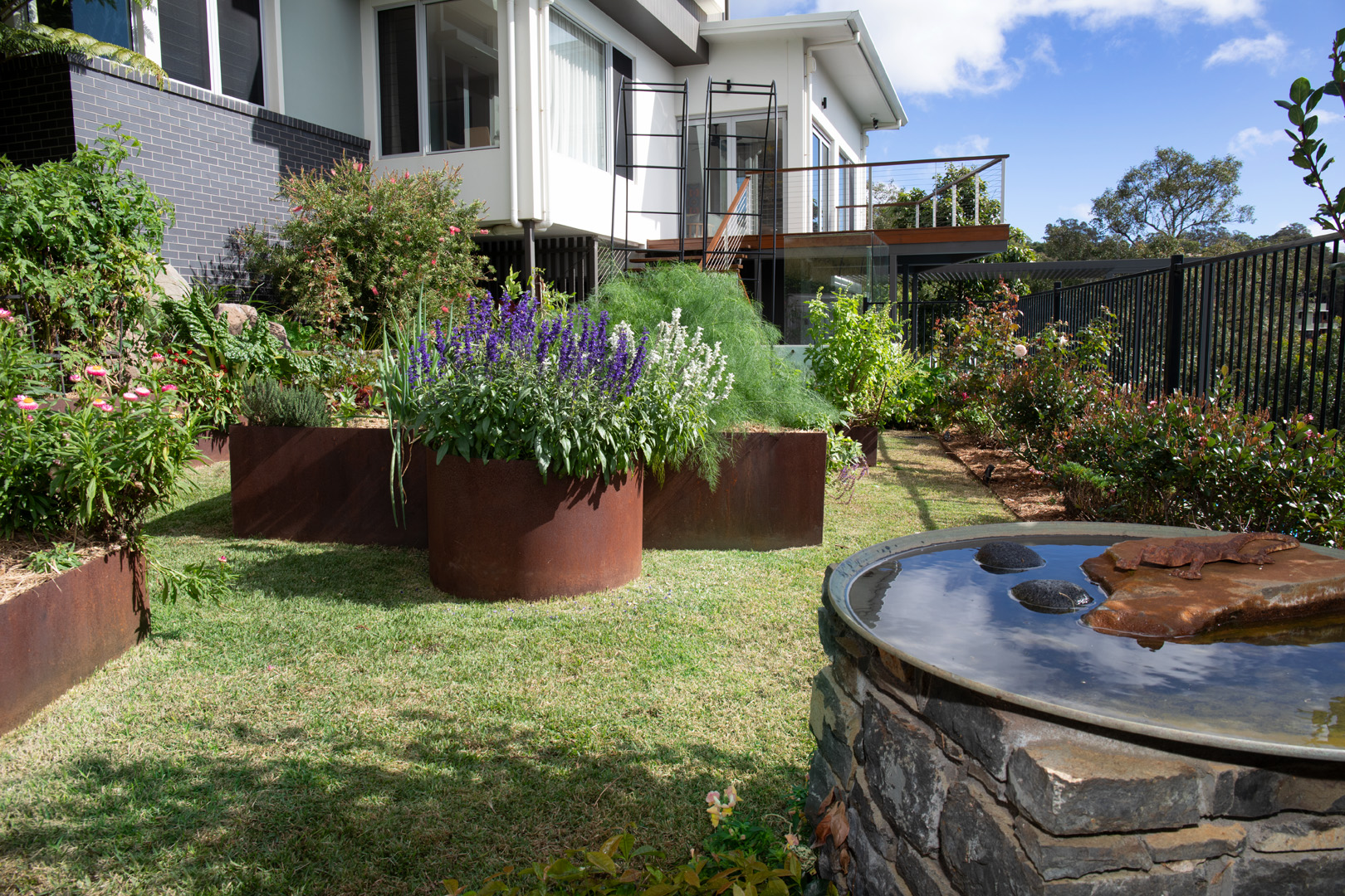 lush-living-landscape-graceville